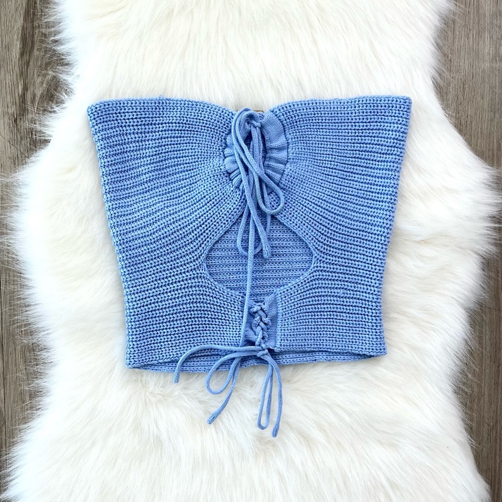 San Lorenzo blue knit keyhole crop top